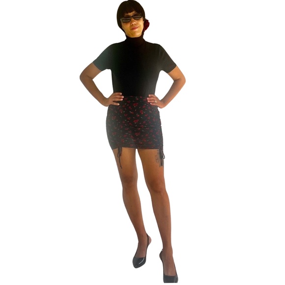 Y2K 2000 Ruched Mesh Skirt with Vertical Drawstrings Tiny Rose Prints ๐น - Picture 4 of 12